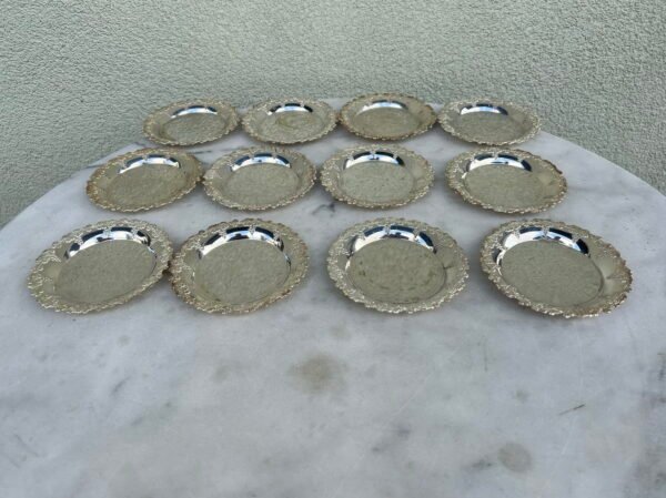 Padėkliukai sidabruoti puošti reljefinėmis vynuogėmis. Prima NS. LIKO 2 vnt. Kaina po 4