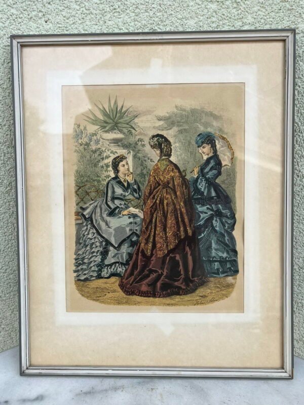 Paveikslėlis antikvarinis Mada. Medinis rėmelis, stiklas. Tvarkingas, paruoštas pakabinimui. Prancūzija. Kaina 33