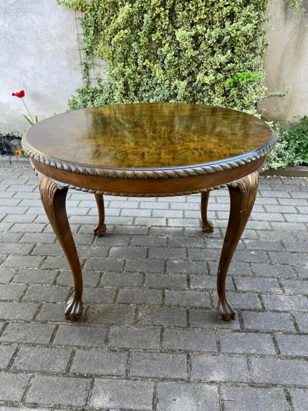 Stalas Chippendale stiliaus apvalus, antikvarinis, tvirtas, kavos. Kaina 228