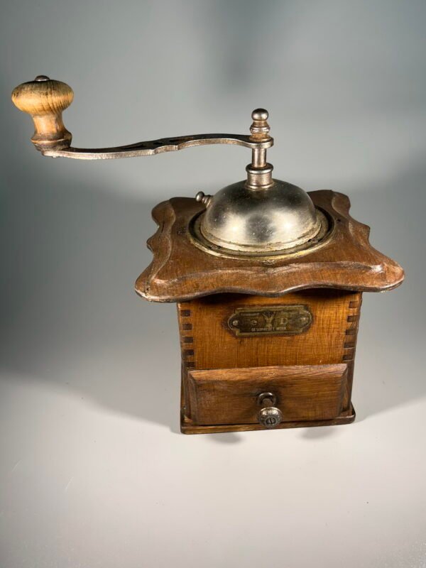 Kavamalė antikvarinė, vokiška. Kaina 58