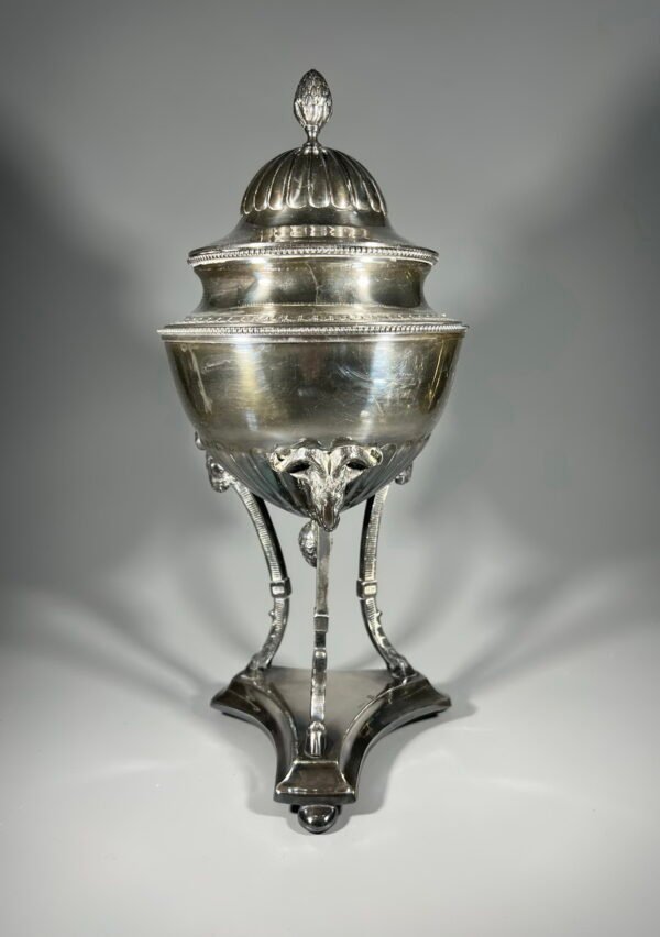 Cukrinė antikvarinė, sidabruota, sidabruotas indas. G.A.B.H. Kaina 73