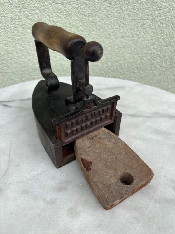 Lygintuvas, prosas antikvarinis su išimama kaitinimo plokšte. Kaina 46