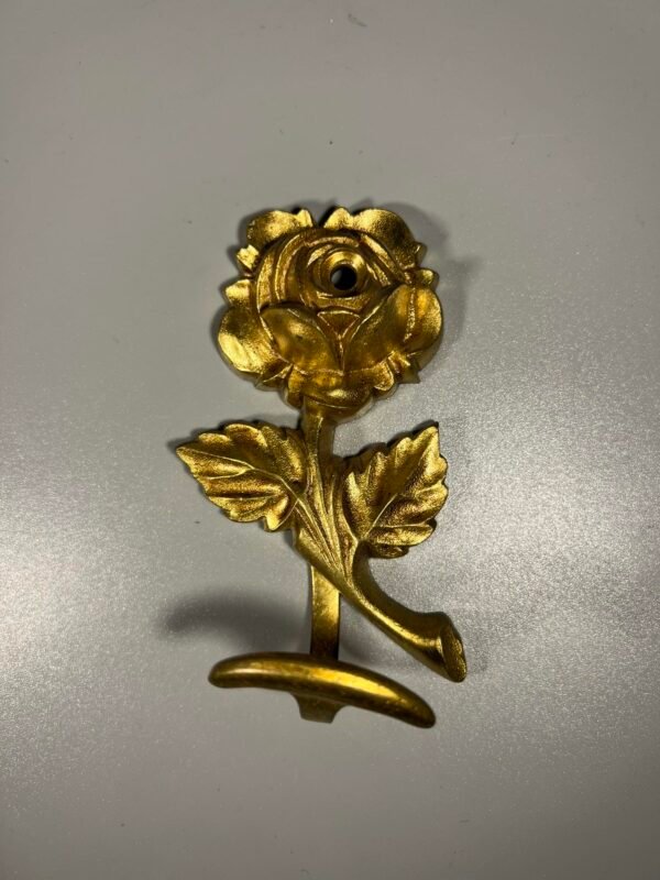 Kabykla bronzinė Rožė. Tvirta. Yra 2 vnt. Kaina 18