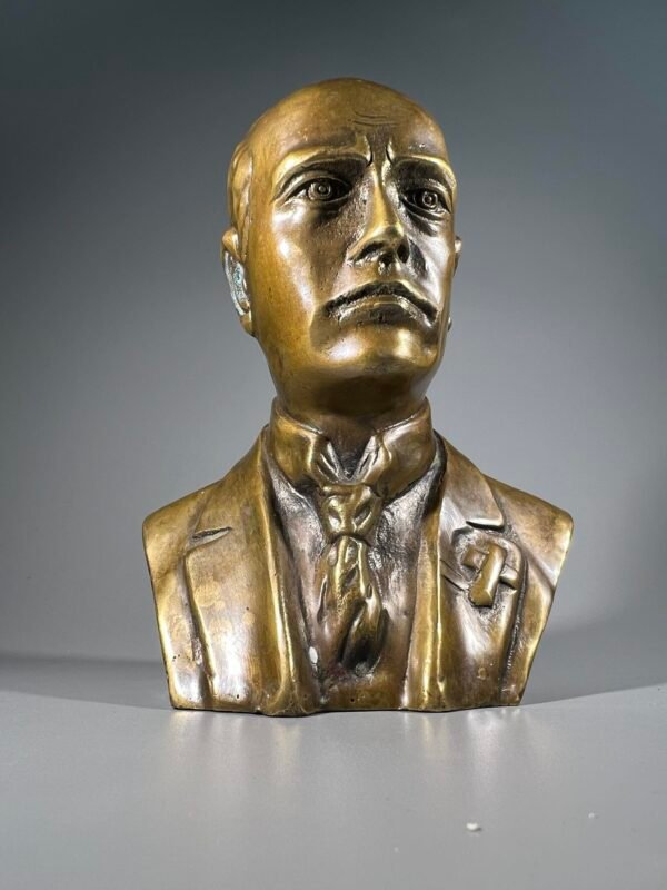 Biustas Musolinio, Benito Mussolini, Dučė antikvarinis, Svoris 1,1 kg. Kaina 228