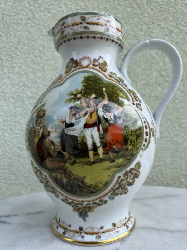 Ąsotis porcelianinis autorinis, riboto tiražo. Vokietija. 1984 m. Kaina 58