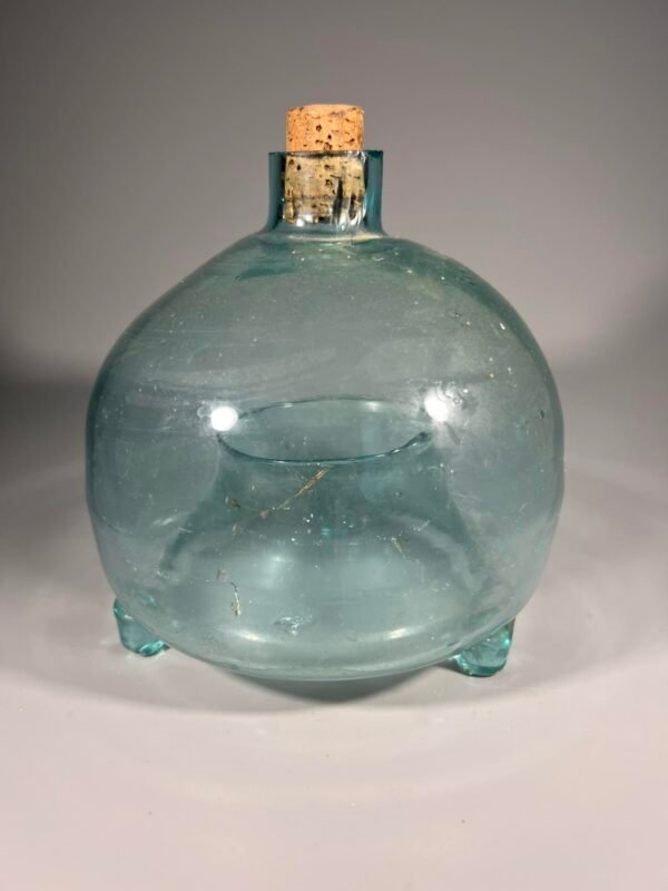 Musgaudis stiklinis, antikvarinis. Kaina 46