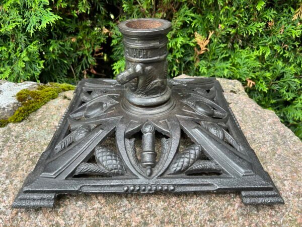 Eglės, Kalėdinės eglutės stovas ketaus, špižinis, antikvarinis, vokiškas. Kaina 116