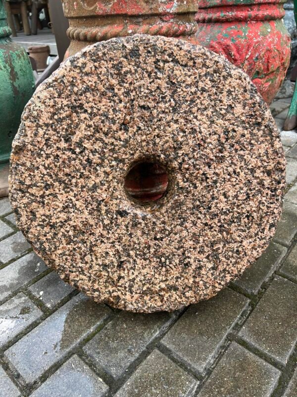 Girnapusė, girna antikvarinė, lietuviška. Kaina 87