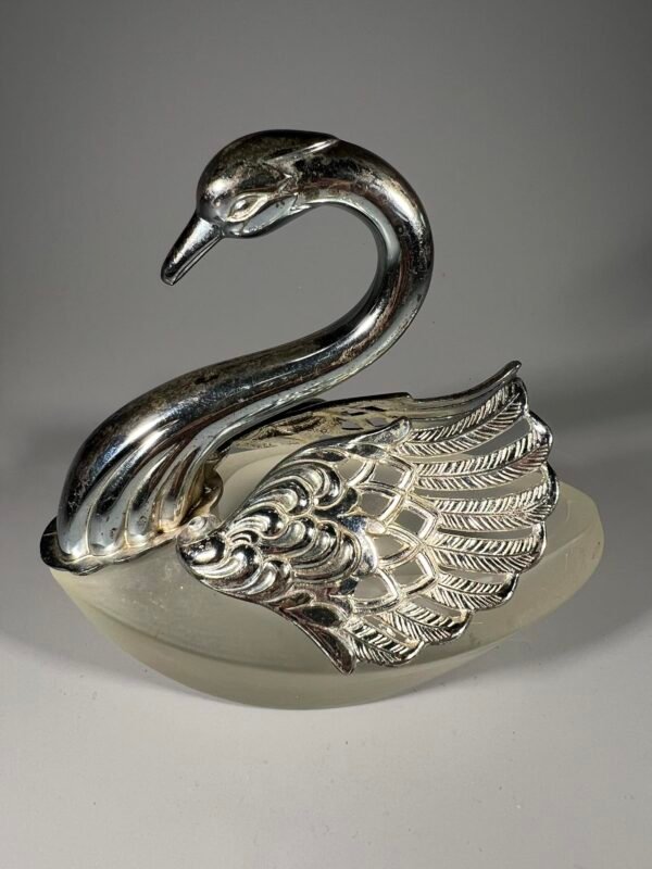 Indas Gulbė, antikvarinio stiliaus. Dydis: 9 x 15 x 14 cm. Kaina 38