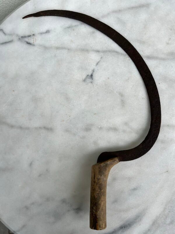 Pjautuvas, senovinis, antikvarinis. Kaina 28