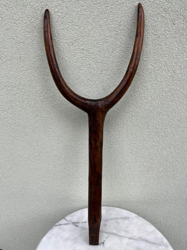Šakė žvejybos, tinklams traukti, medinė, antikvarinė. Kaina 53