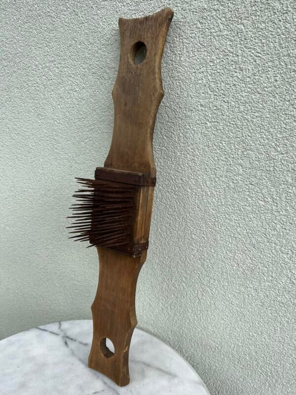 Linų šepetys, šukos - linų šukavimo įnagis, antikvarinis. Kaina 43