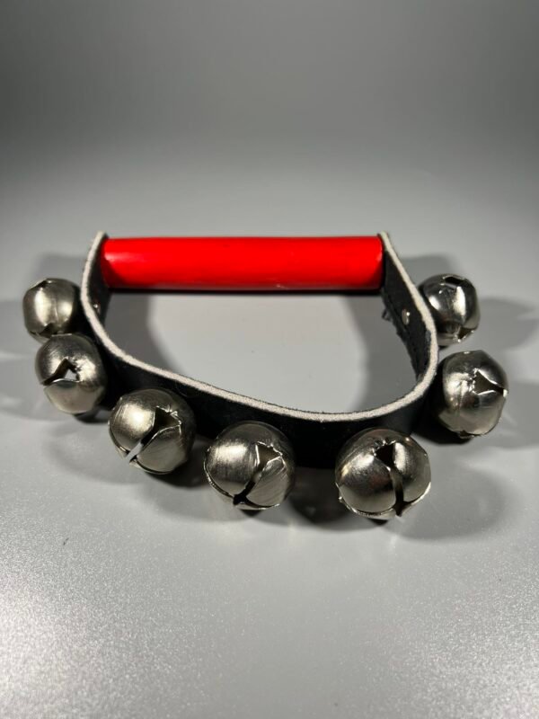 Žvangučiai, varpeliai rankiniai. Maloniai skamba. Kaina 16