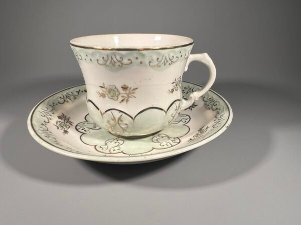 Puodeliai su lėkštutėmis porcelianiniai, tarybinių laikų. Fabrkas Dulevo, 1952-1962 m. Talpa 170 ml. 3 vnt. Kaina po 18