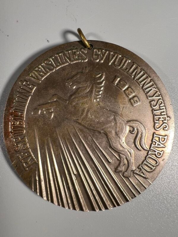 Medalis RESPUBLIKINĖ VEISLINĖS GYVULININKYSTĖS PARODA 1989 m. Kaina 13