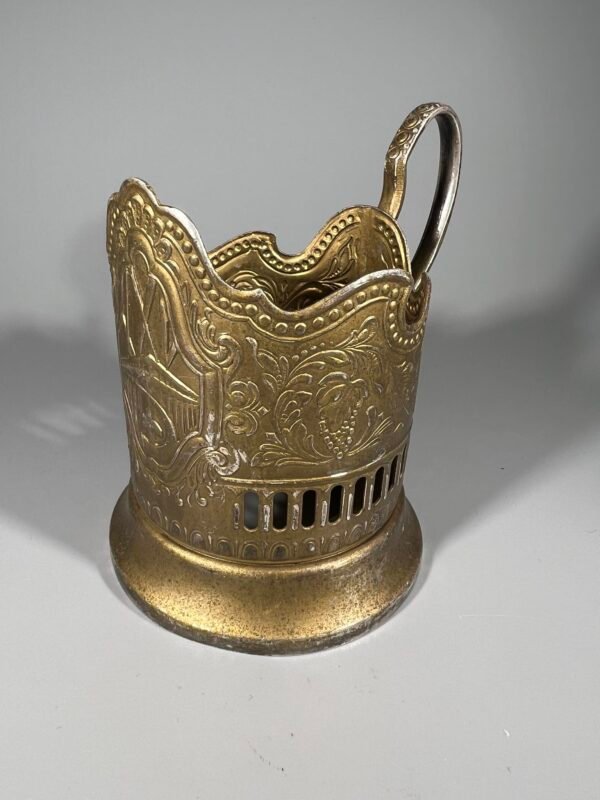 Podstakanikas, Podstakannik stiklinių laikikiis tarybinių laikų. Kaina 28