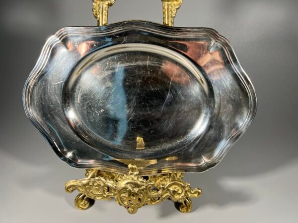 Padėklas nedidelis, padėkliukas sidabruotas, antikvarinis. Dydis: 13 x 19 cm. Kaina 18.