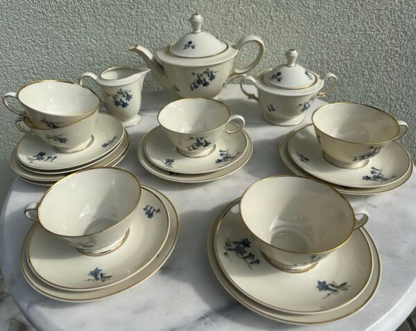 Servizas porcelianinis Bavaria Tirschenreuth Germany Porzellan. Vokietija. Puodelio talpa 250 ml. Kaina 168