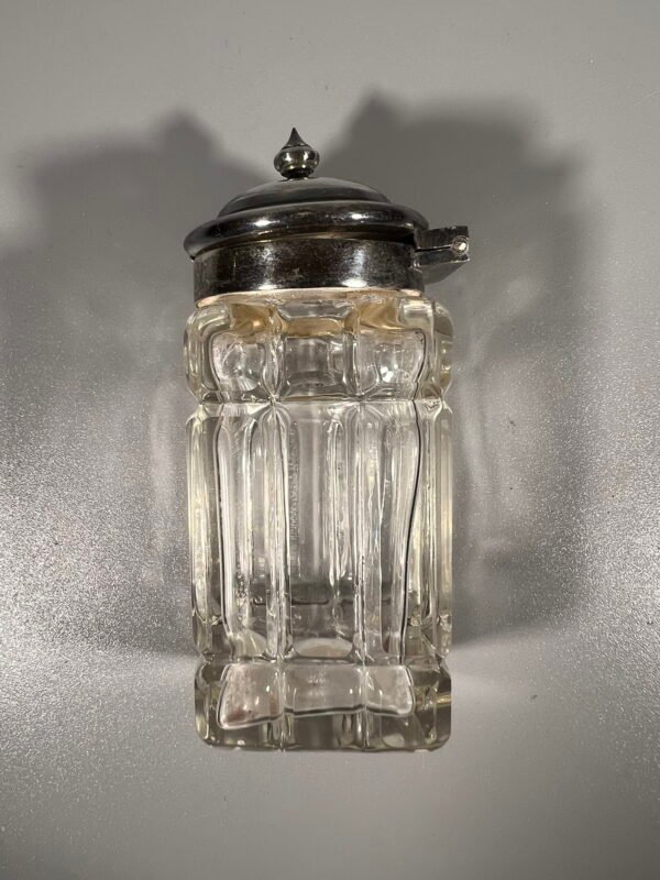 Prieskoninė su dangteliu. Kaina 8