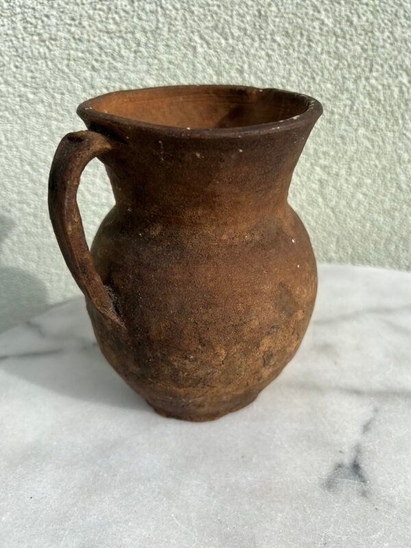 Ąsotis, ąsotėlis keraminis, molinis, antikvarinis. Aukštis 16 cm. Kaina 33