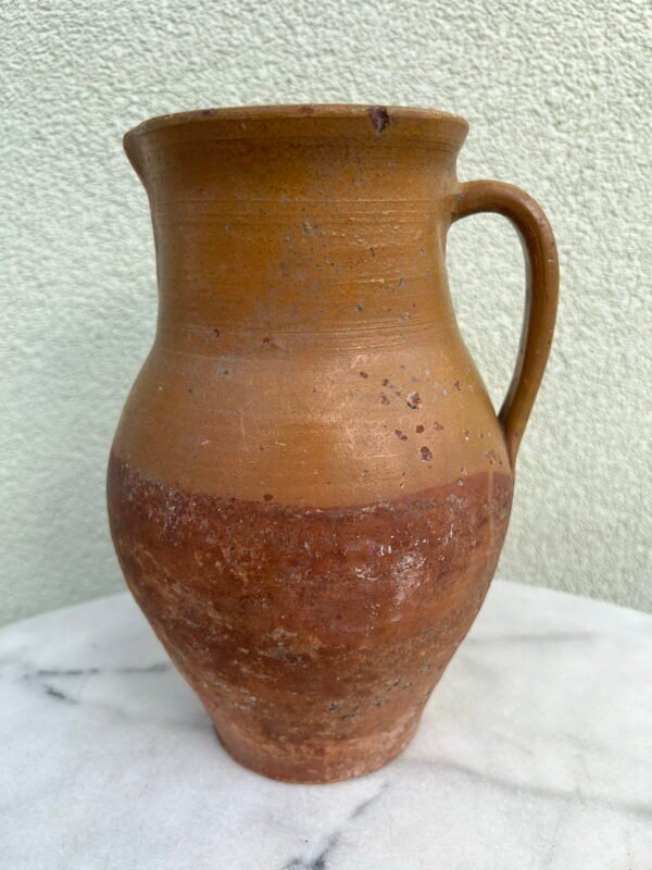 Ąsotis molinis, keraminis, antikvarinis, liaudiškas su skyle šone. Aukštis 25 cm. Kaina 32