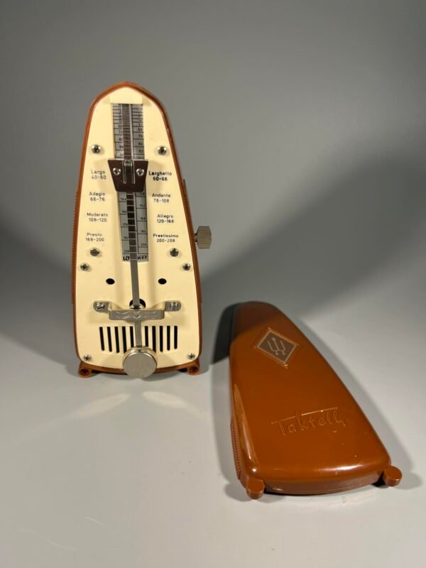 Metronomas vintažinis Vokietija. Made in Germany. Veikiantis. Kaina 88