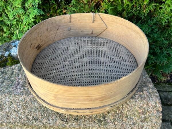 Rėtis medinis, antikvarinis. Dzūkija. Skersmuo 41 cm. Kaina 43