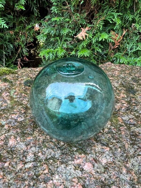 Plūduras, bujus, jūrinis, žvejybinis, stiklinis, melsvos spalvos. Kaina 42