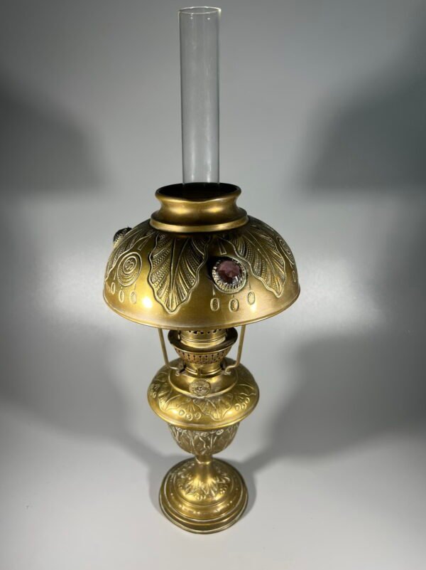 Žibalinė lempa Paryžietė antikvarinė. Prancūzija. Kaina 88