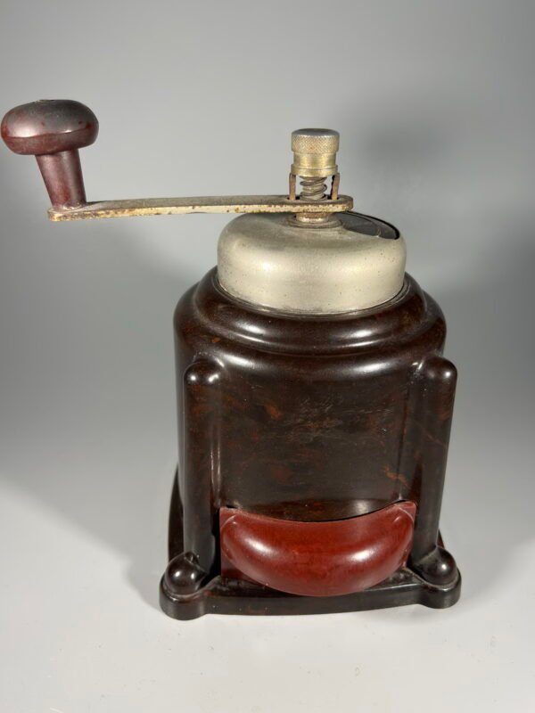 Kavamalė FUTURIT, bakelitinė, vokiška, 1930 m. Veikianti. Kaina 87