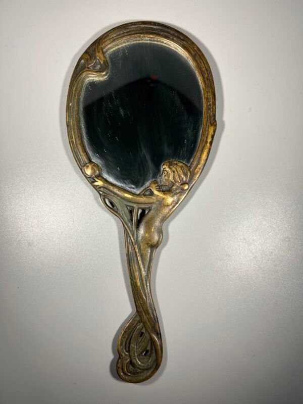 Veidrodėlis su rankena, veidrodis rankinis, bronzinis, antikvarinis, Art Nouveau stiliaus. Kaina 63