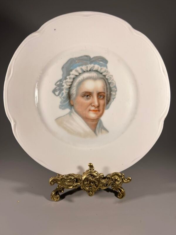 Lėkstė Porcelianinė, antikvarinė Moters portretas. J&C Louise Bavaria. Vokietija. 1898-1923 m. Kaina 23