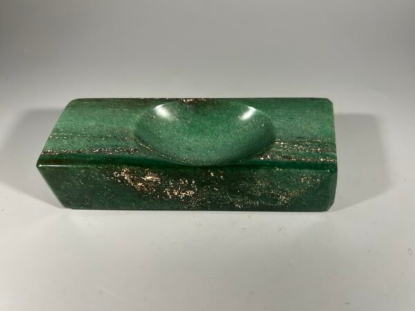 Malachito padėklas. Svoris 450 g. Kaina 18