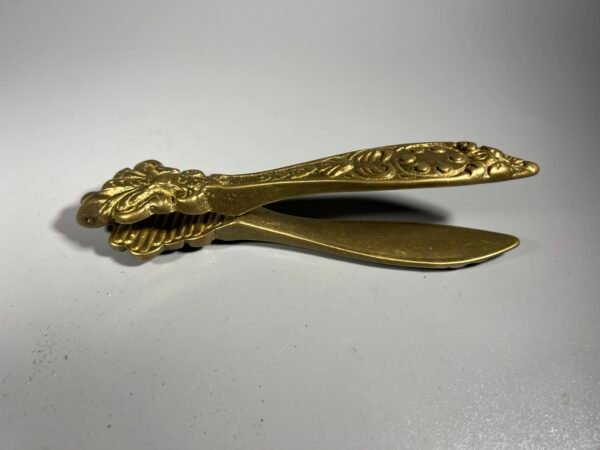 Gliaudyklė bronzinė, žalvarinė riešutams gliaudyti. Kaina 28