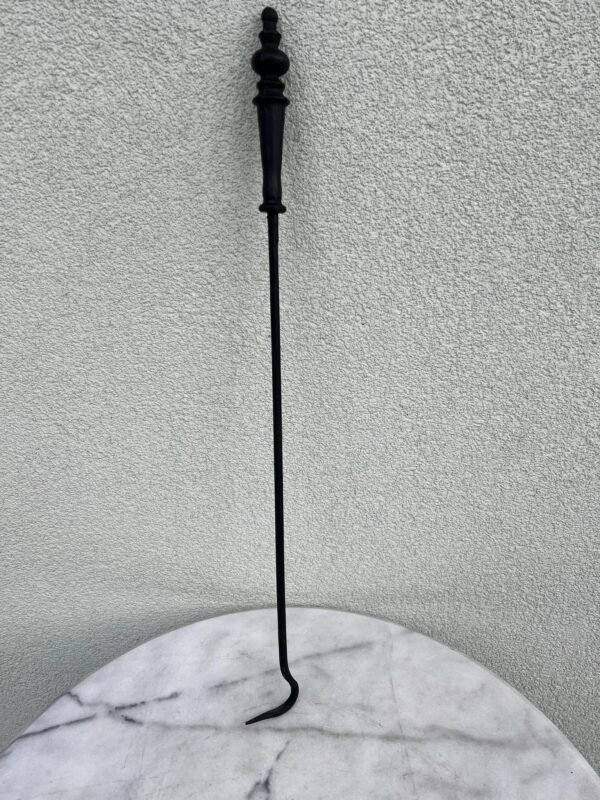 Žarsteklis, kačiarga špižinė, ketaus. Ilgis 65 cm. Svoris 600 g. Kaina 28