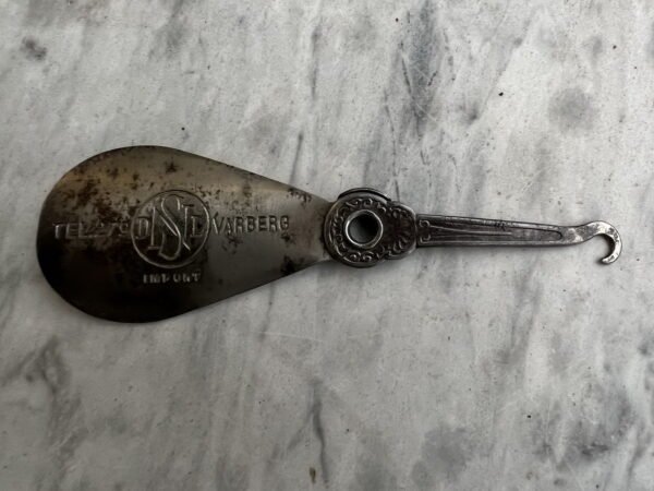 Batų šaukštas antikvarinis. Kaina 23