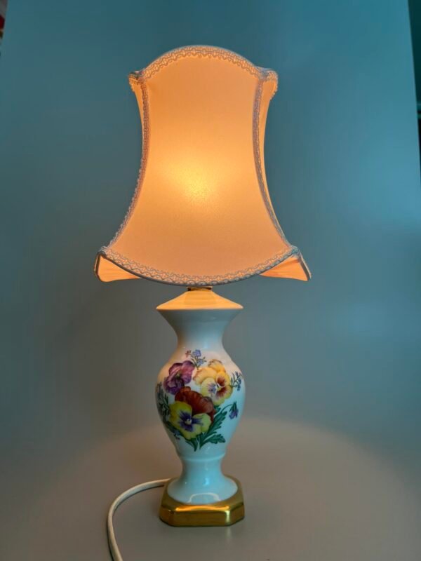 Stalinė - naktinė lemputė, lempa, šviestuvas porcelianinis, tapytas, vintažinis, LIMOGES. Veikianti. Kaina 48