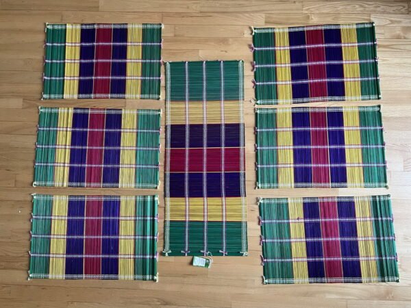 Servetėlės, takeliai šiaudinės, vintažinės, vietnamietiškos. 7 vnt, Nenaudota. Kaina 18 už viską.