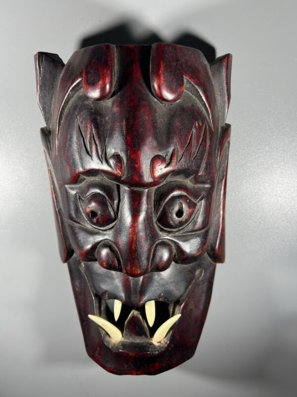 Kaukė Velnias, medinė liaudiška. Kaina 87