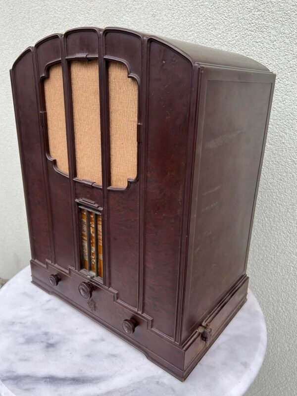 Radija Telefunken 650 WL, Art Deco stiliaus, bakelitiniu korpusu, antikvarinė, tarpukario laikų, 1932 m. Skalėje Wilno, Kowno. Kaina 428