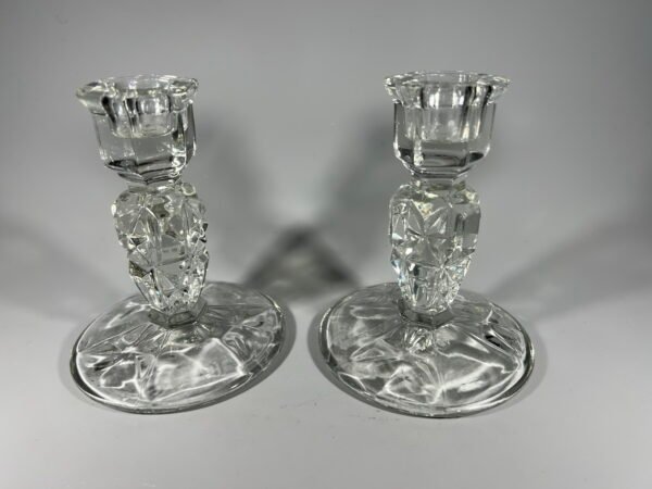 Žvakidė stiklinė, vintažinė. 2 vnt. Kaina po 18