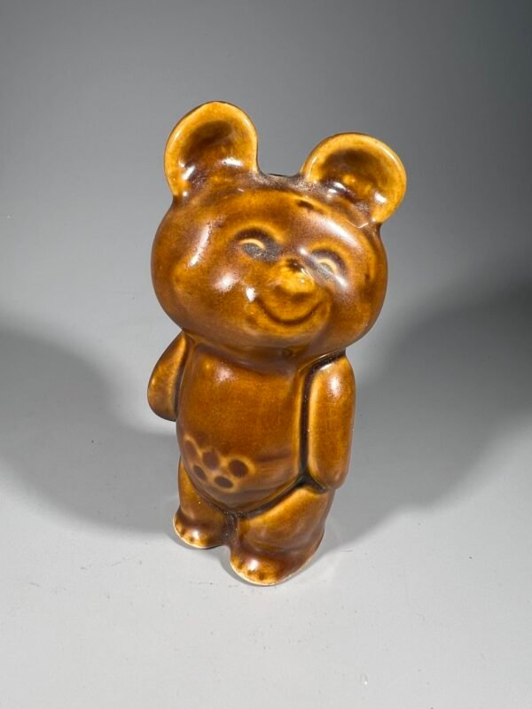 Statulėlė porcelianinė Olimpinis meškiukas Miša. Kaina 34