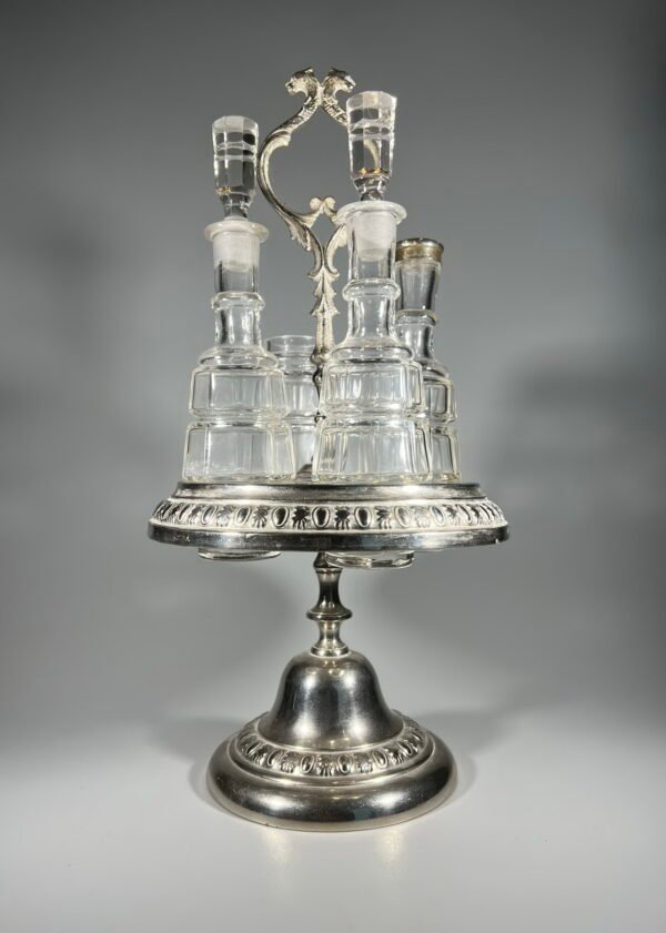 Padėklas, rinkinys su stiklinėmis prieskoninėmis, antikvarinis, sidabruotas. Kaina 87