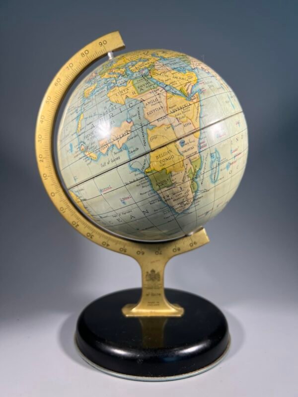 Gaublys antikvarinis, skardinis, maždaug 1945 m. Made in England. Kaina 83