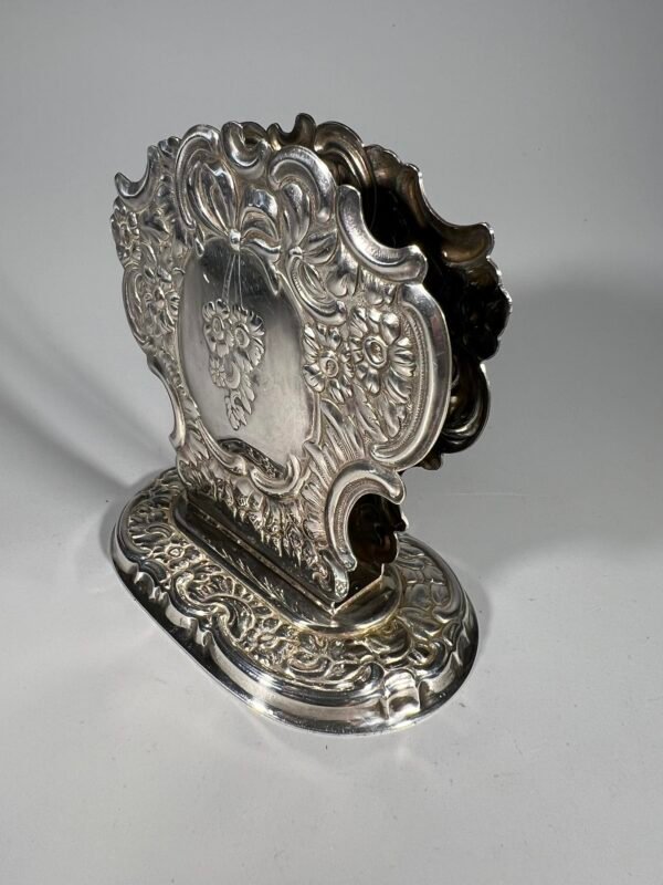 Servetėlių laikiklis sidabruotas, antikvarinis PRIMANS, sudėti servetėlėms. Kaina 23