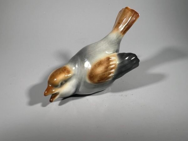 Statulėlė Paukštelis porcelianinė. Kaina 18