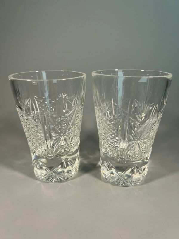 Stiklinė, taurė krištolinė, tarybinių laikų. Talpa 120 ml. Aukštis 10 cm. 4 vnt. Kaina po 4