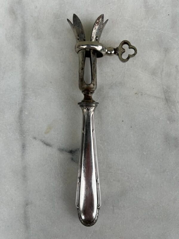 Stalo įrankis, kaulų laikiklis antikvarinis, sidabruotas. Prancūzija. Kaina 33