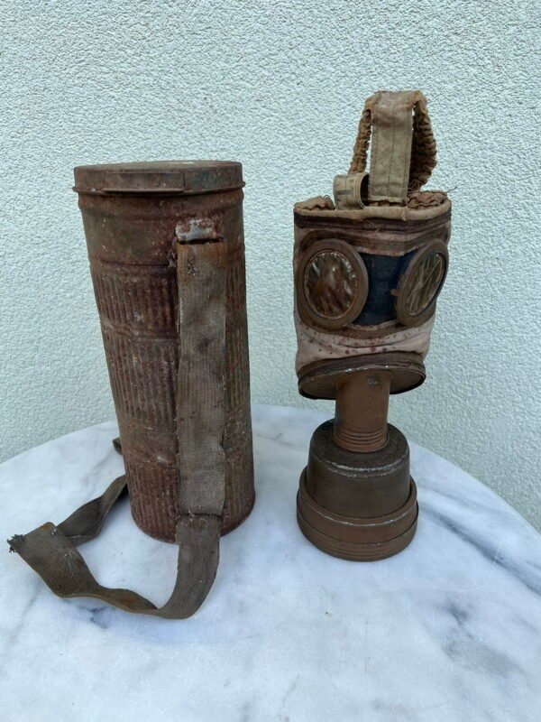 Dujokaukė su dėže, komplektas, prancūziška, I PK. Kaina 128