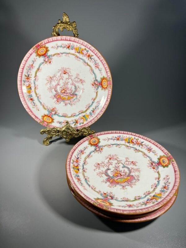 Lėkštės Limoges, prancūziškos, porcelianinės, antikvarinės. 4 vnt. Kaina po 13